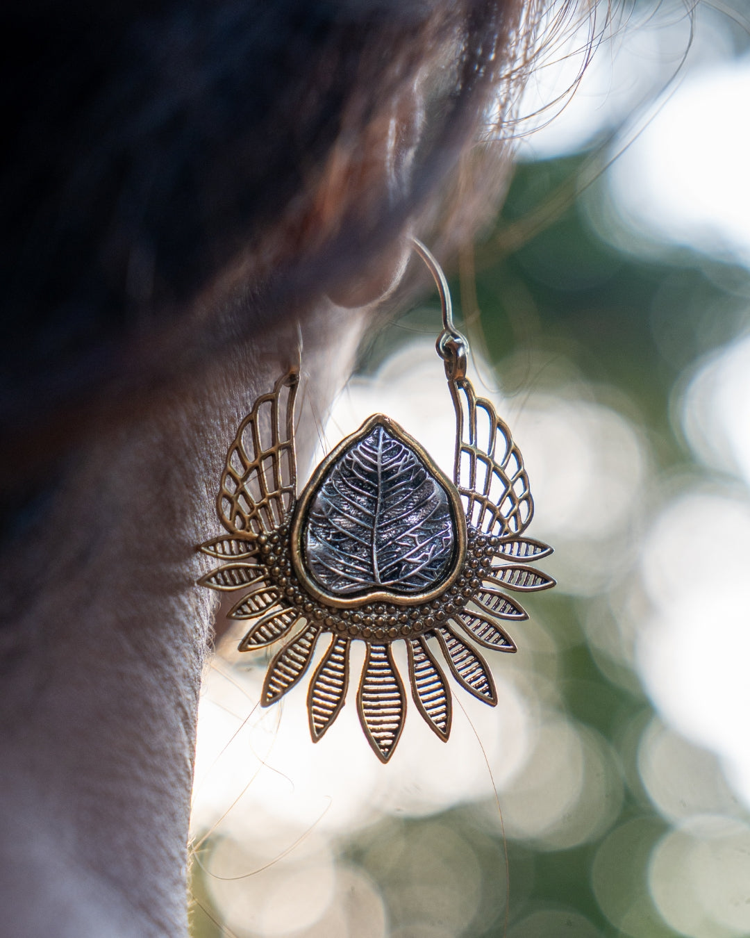 Solleaf – Two-Tone Leaf Brass Statement Earrings - JUNUKA
