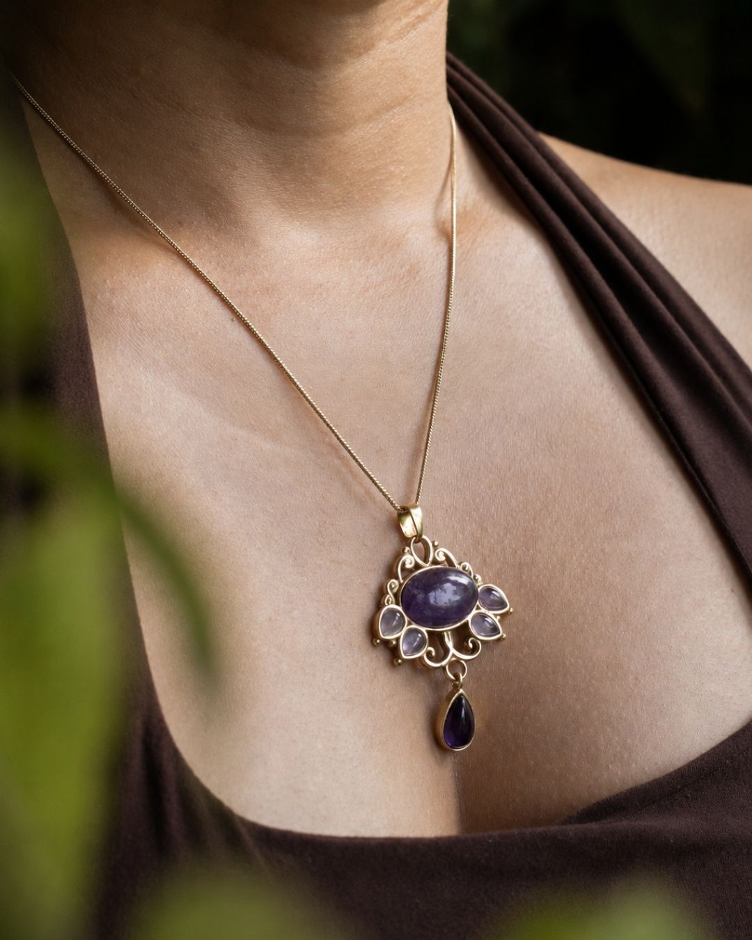 Ornara – Gemstone Statement Pendant Necklace with Chain - JUNUKA