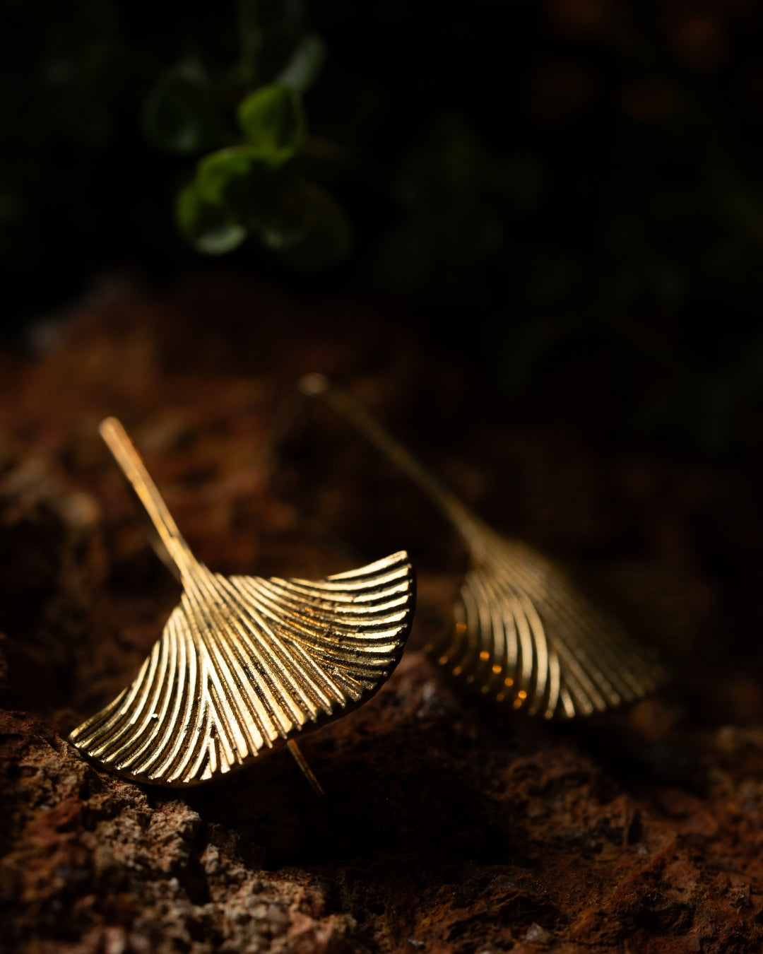 Ginkgo – Leaf Brass Drop Earrings - JUNUKA
