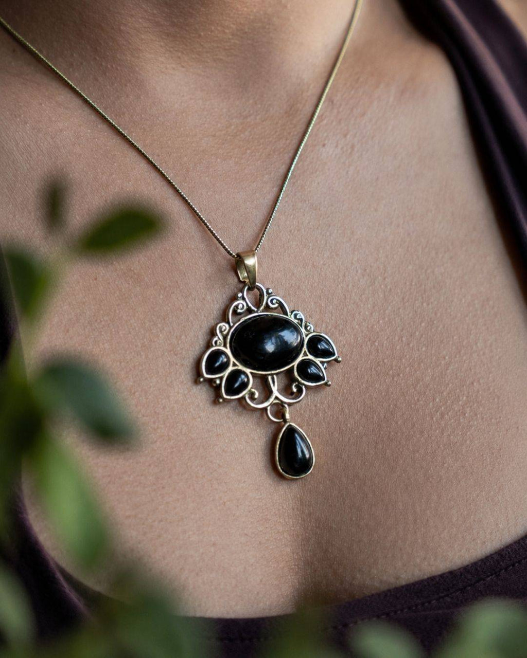 Ornara – Gemstone Statement Pendant Necklace with Chain