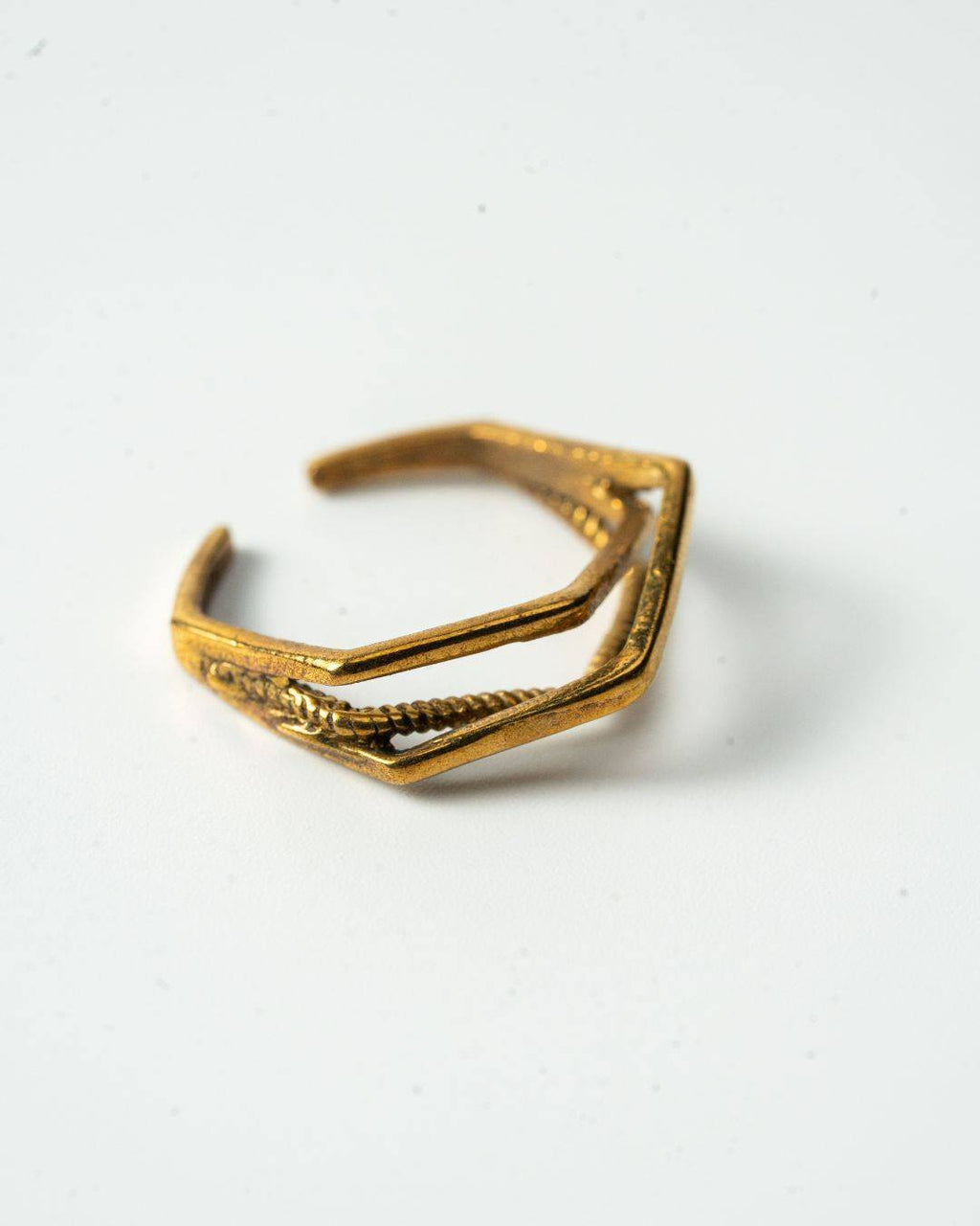 Crosswinds – Crossover Brass Ring - Adjustable size 3-5 - JUNUKA