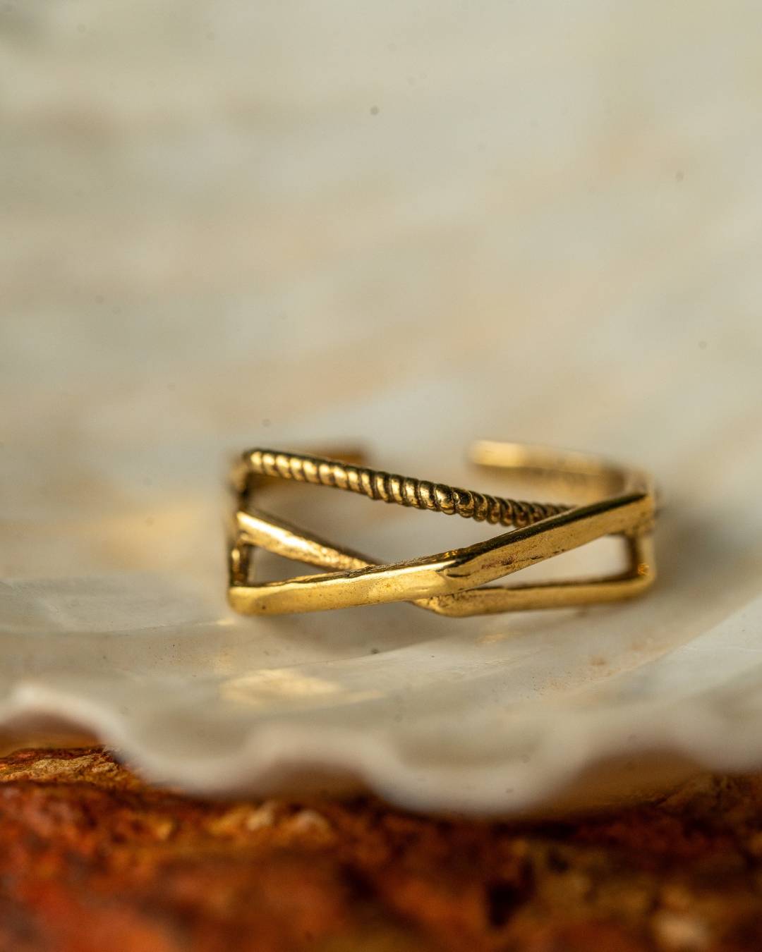 Crosswinds – Crossover Brass Ring - Adjustable size 3-5 - JUNUKA