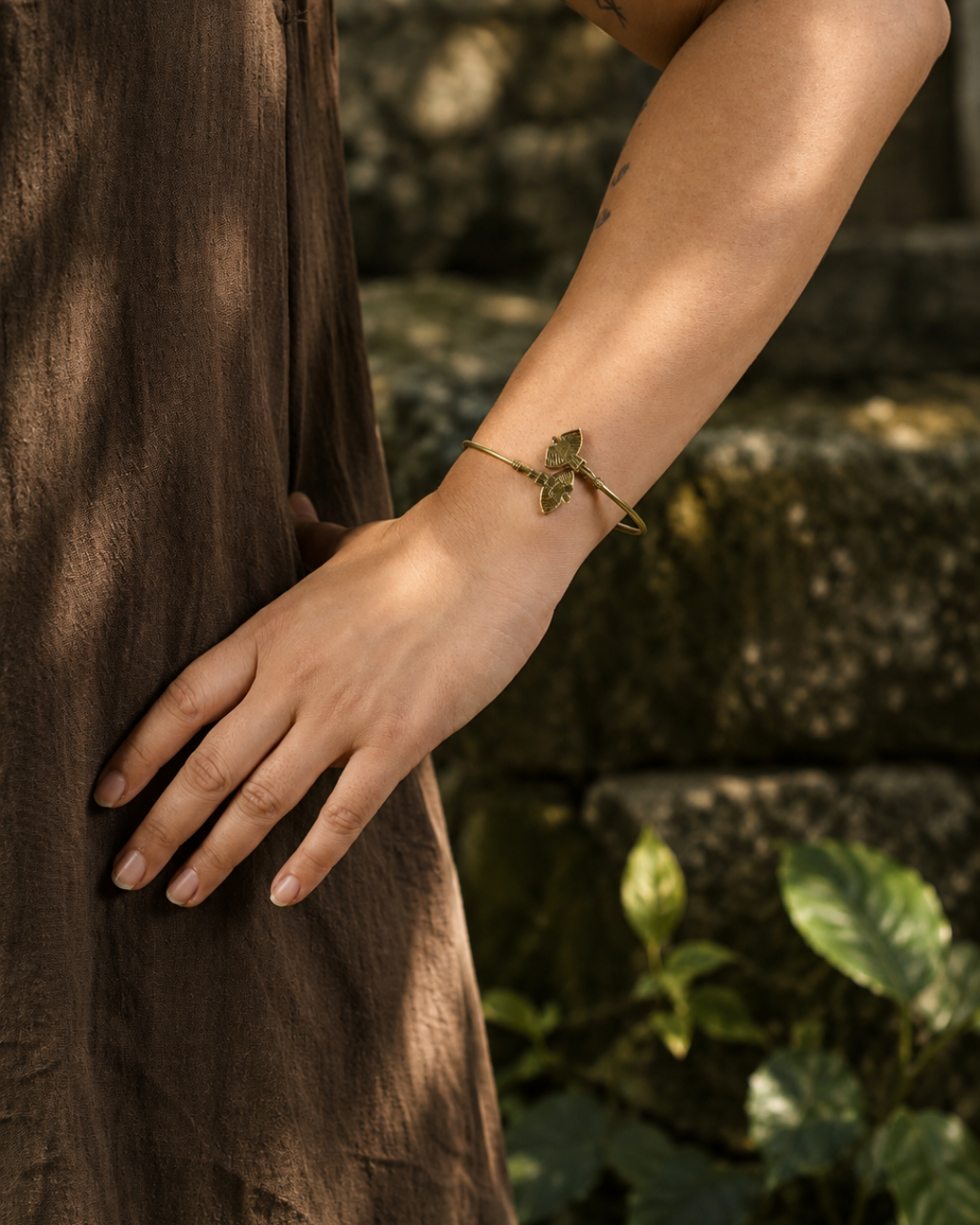 Uri – Flying Birds Brass Bangle