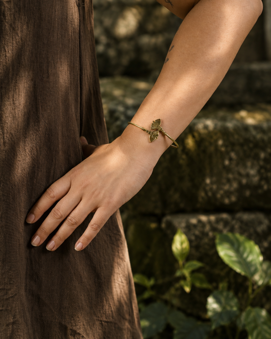 Uri – Flying Birds Brass Bangle