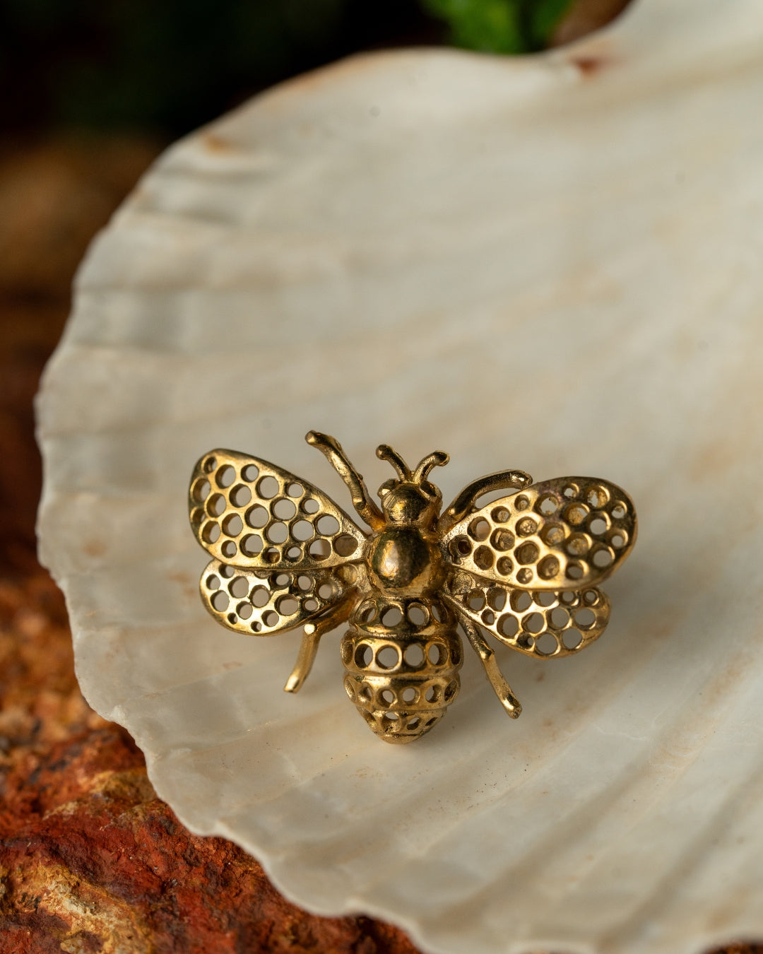 Wild Nectar – Honey Bee Brass Statement Ring - JUNUKA