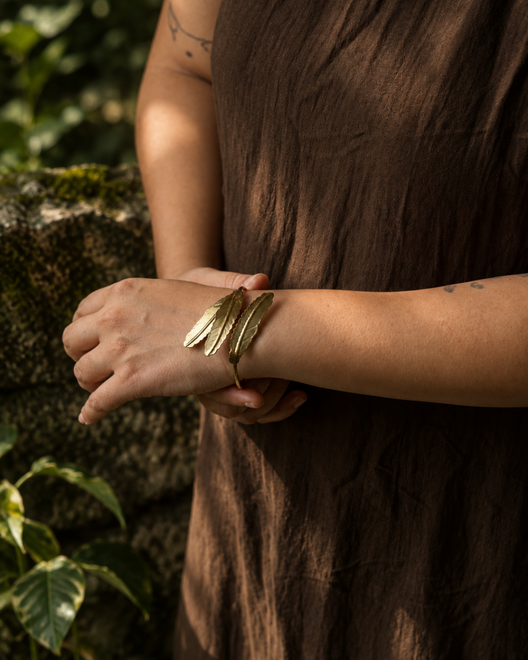 Paakhi – Feather Brass Cuff Bangle