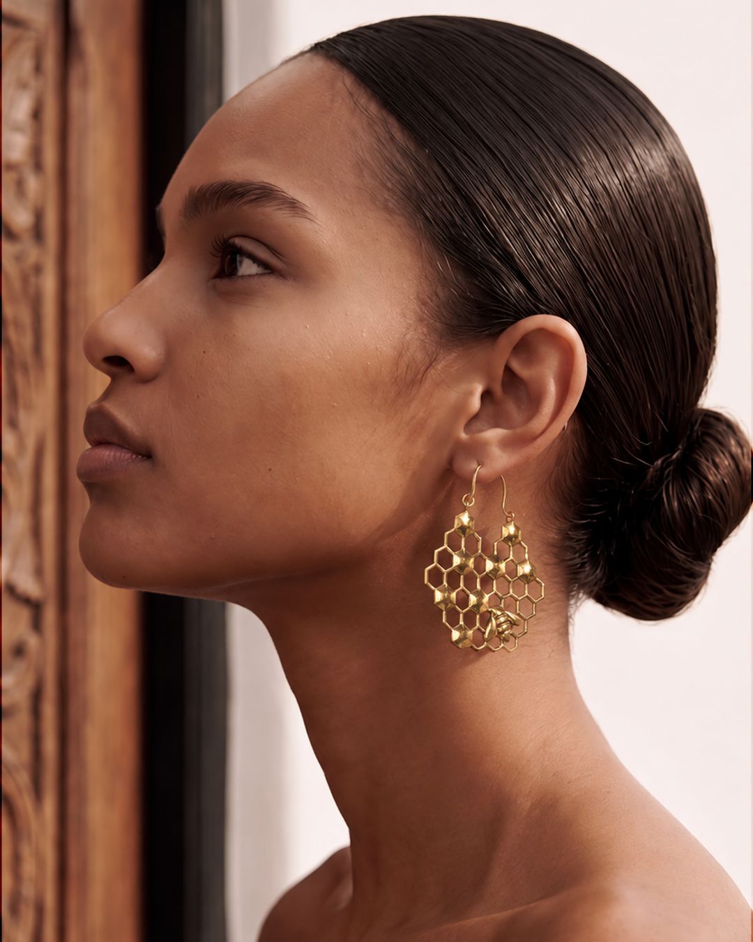 Saak – Honeycomb Bee Brass Drop Earrings - JUNUKA