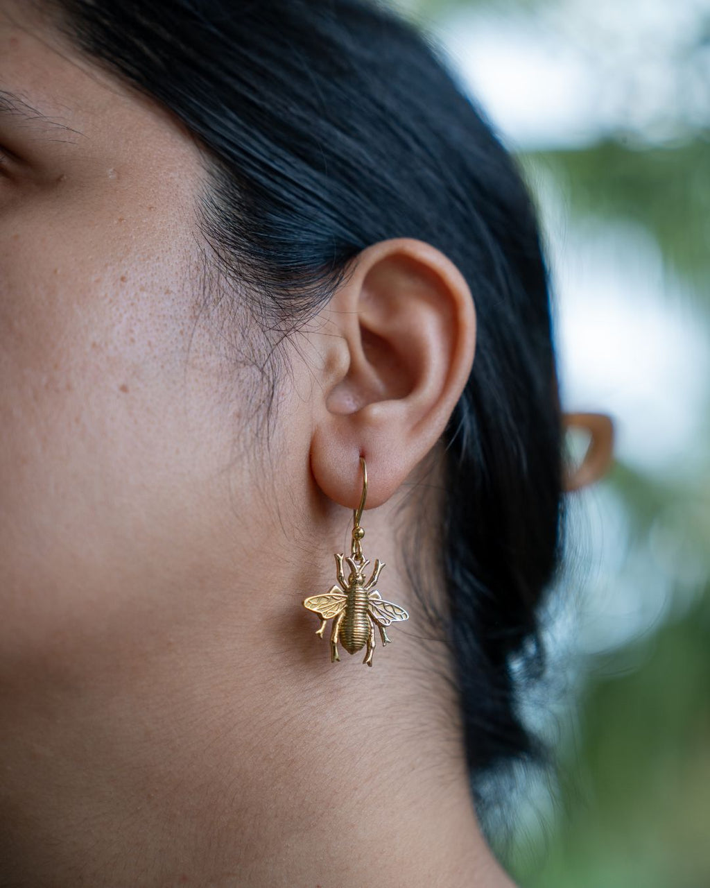Mou – Honey Bee Brass Drop Earrings - JUNUKA