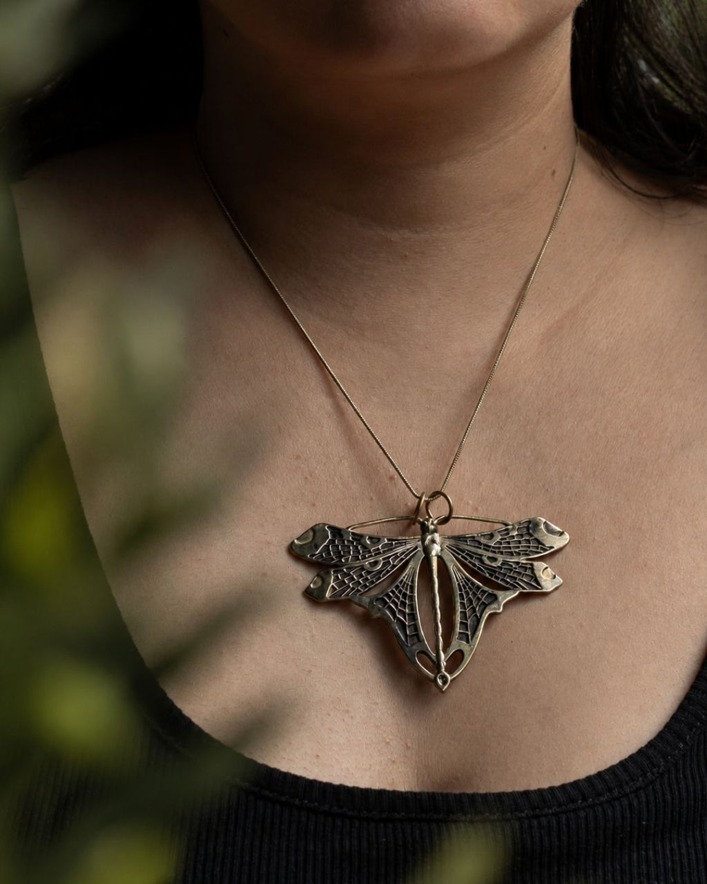 Aeralis – Dragonfly Pendant Necklace with Chain - JUNUKA
