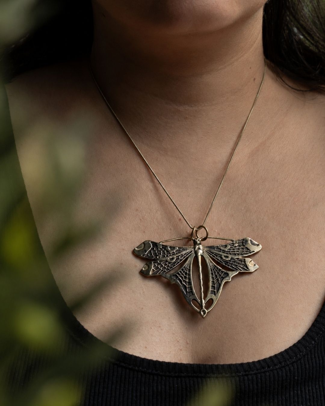 Aeralis – Dragonfly Pendant Necklace with Chain - JUNUKA