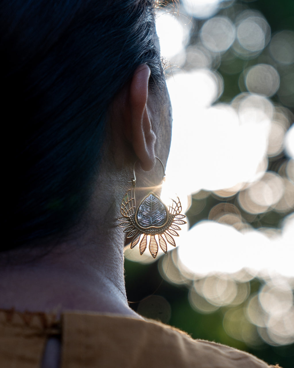 Solleaf – Two-Tone Leaf Brass Statement Earrings - JUNUKA
