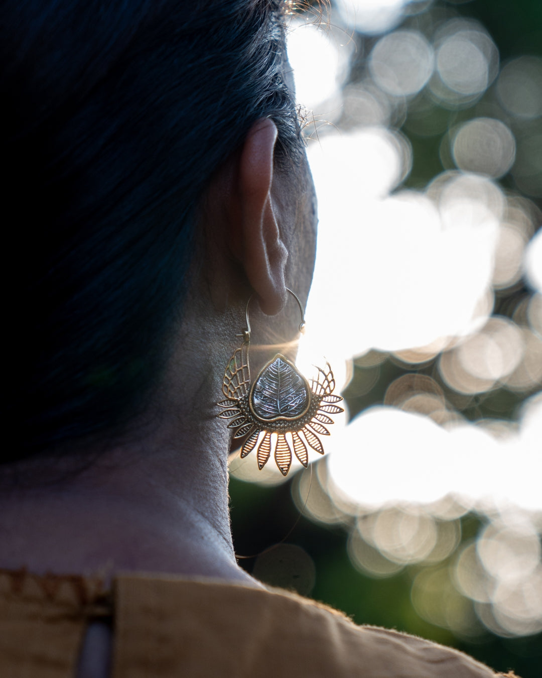 Solleaf – Two-Tone Leaf Brass Statement Earrings - JUNUKA